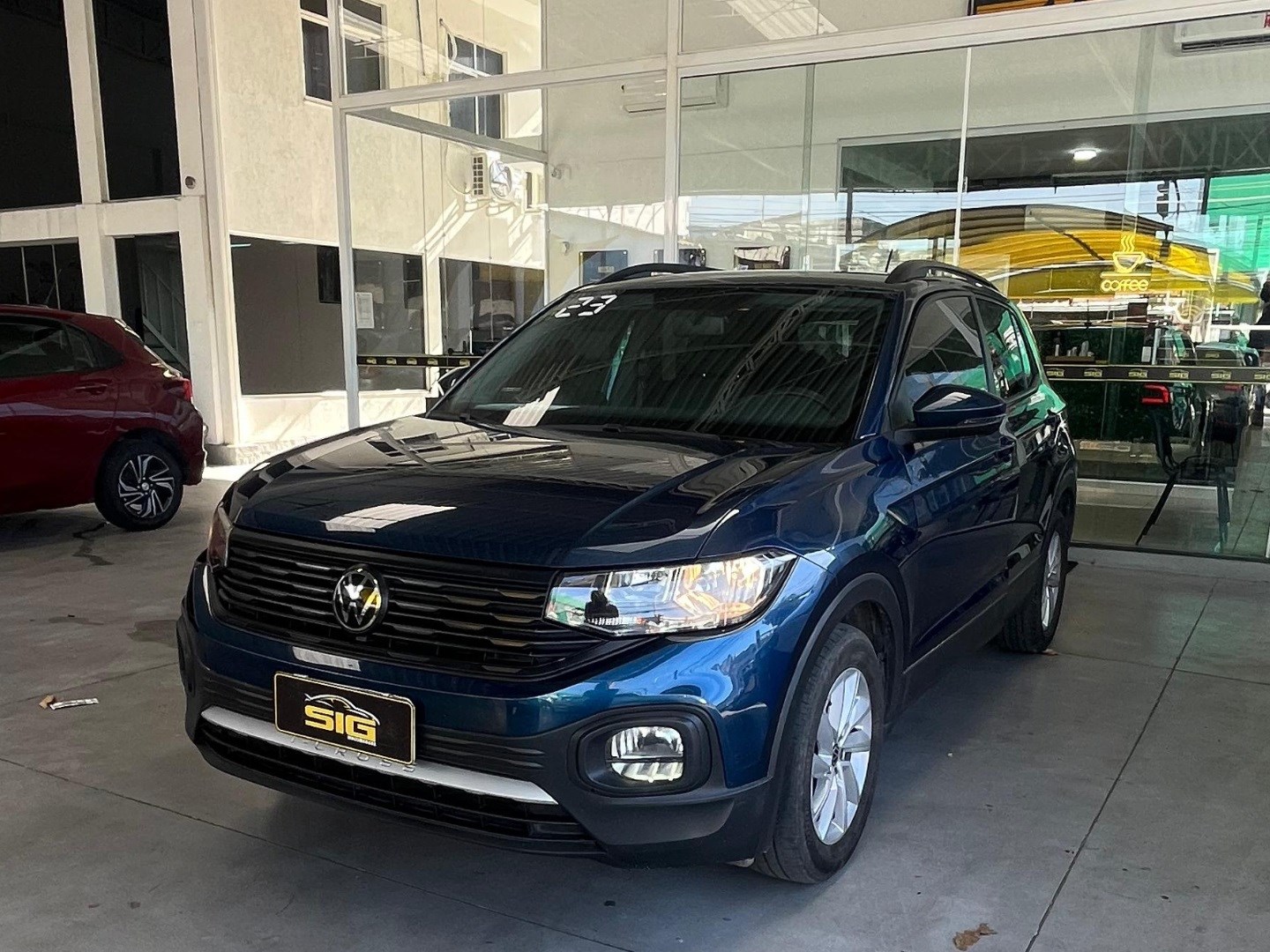 VOLKSWAGEN T-CROSS 1.0 200 TSI TOTAL FLEX AUTOMÁTICO 2023 Azul - Miniatura 2 - SIG Multimarcas