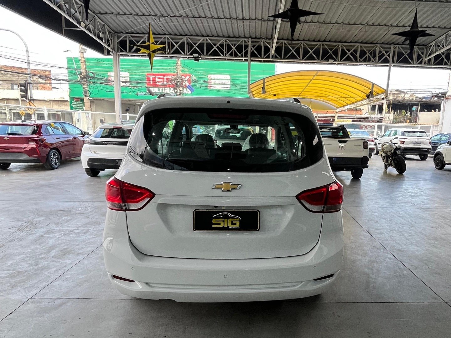 CHEVROLET SPIN PREMIER 7L 1.8 8V ECONOFLEX 4P C/AR - AUTOMÁTICO 2023 - Miniatura 5