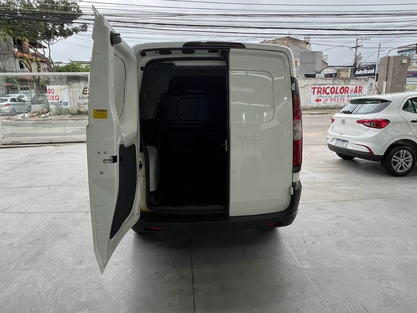 FIAT FIORINO 1.4 MPI FURGÃO ENDURANCE 8V FLEX 2P MANUAL 2024 Branco - Miniatura 6 - SIG Multimarcas