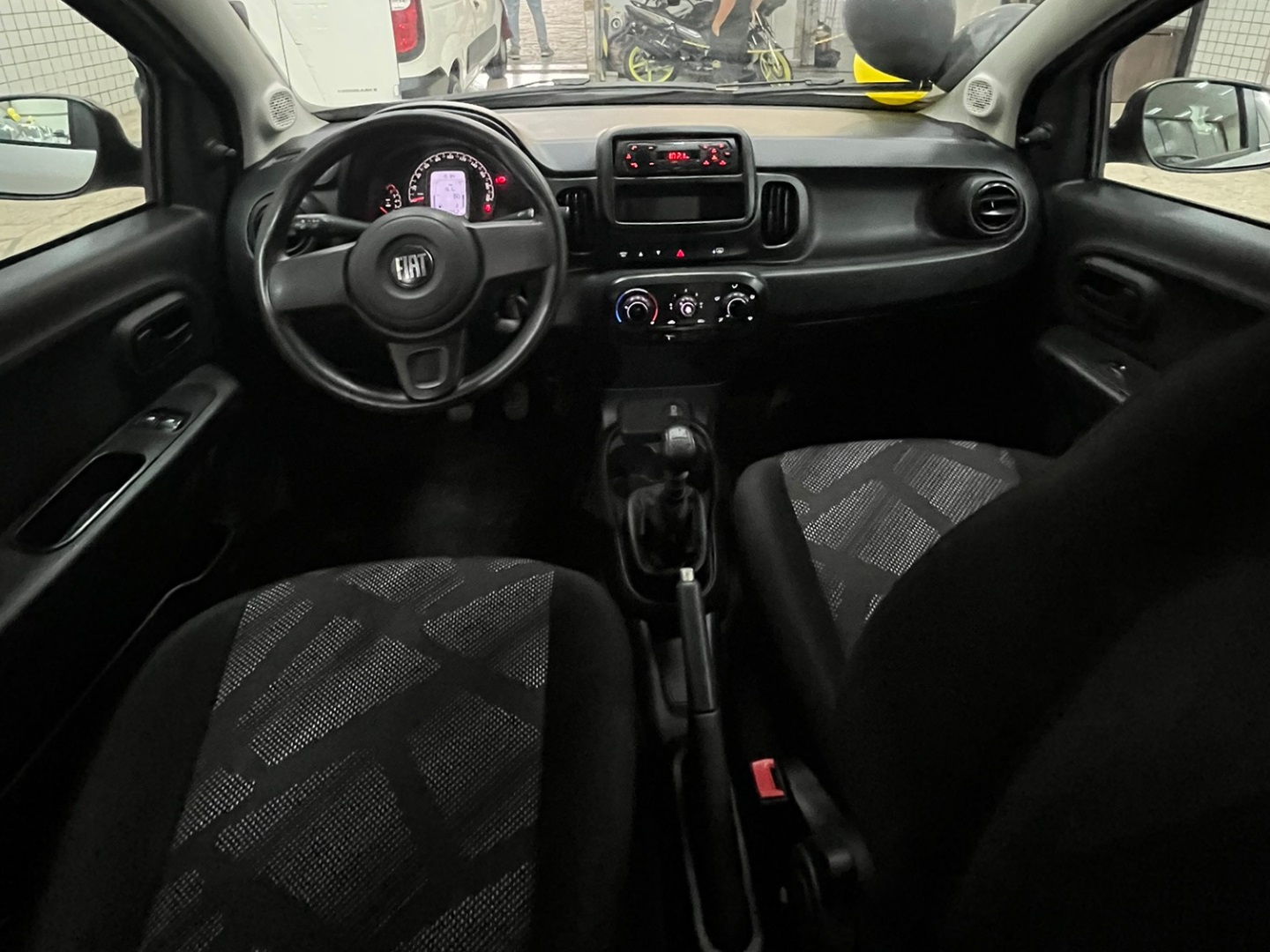 FIAT MOBI 1.0 EVO FLEX LIKE. MANUAL 2023 Prata - Miniatura 7 - SIG Multimarcas