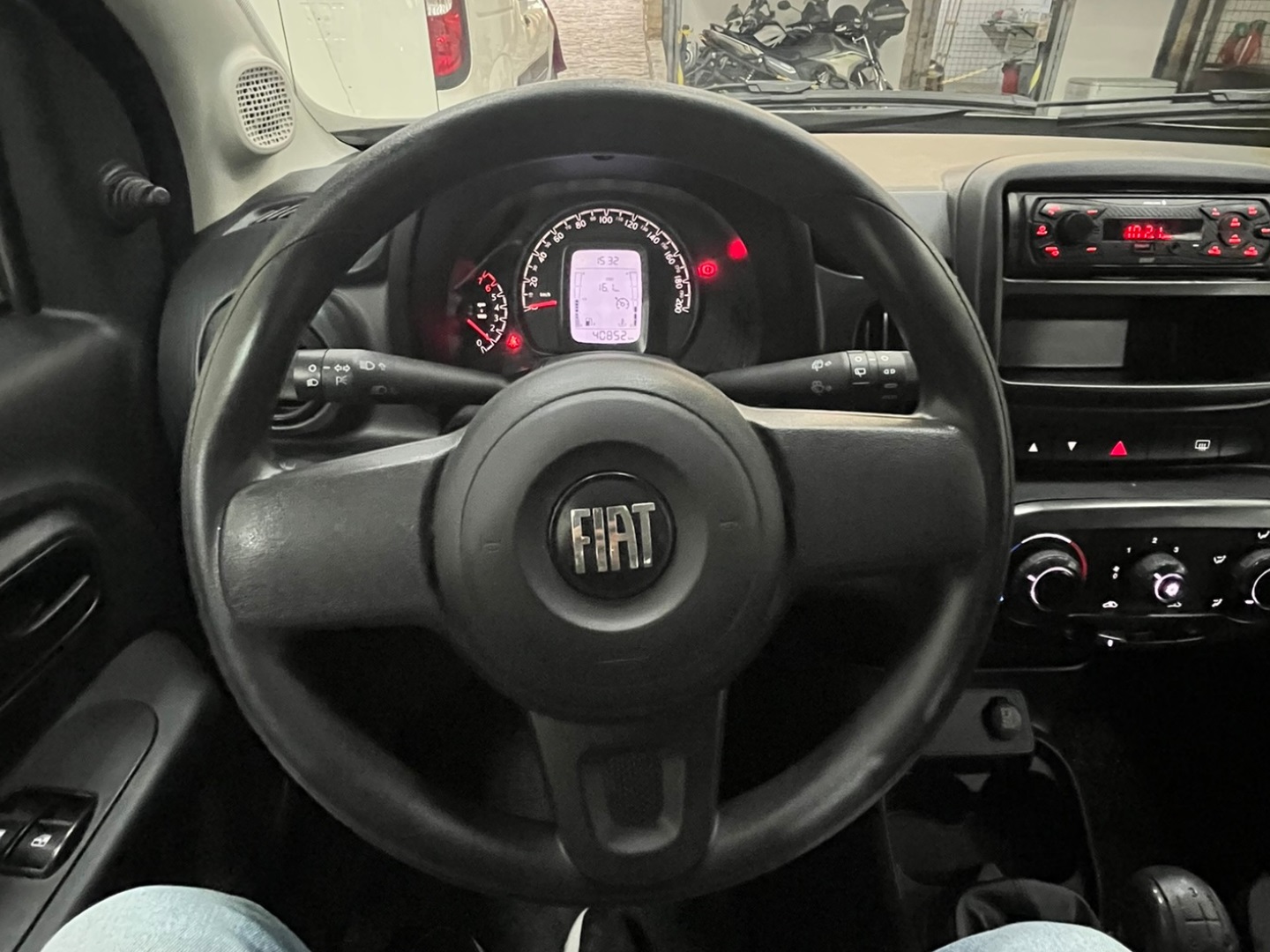 FIAT MOBI 1.0 EVO FLEX LIKE. MANUAL 2023 Prata - Miniatura 8 - SIG Multimarcas