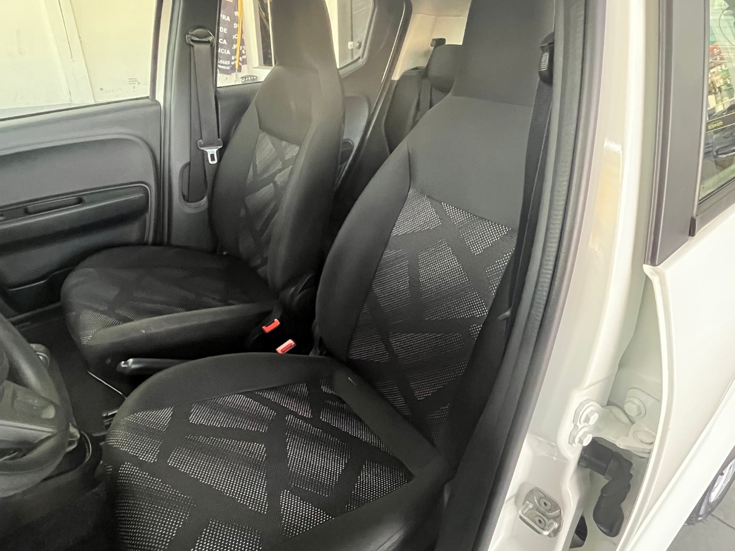 FIAT MOBI 1.0 EVO FLEX LIKE. MANUAL 2023 Branco - Miniatura 6 - SIG Multimarcas