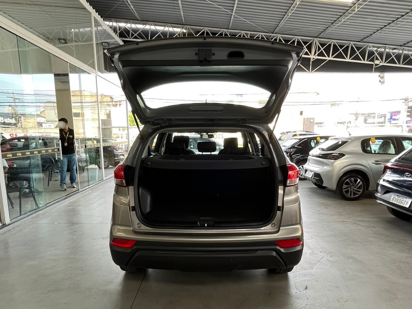 HYUNDAI CRETA 1.6 ACTION AUTOMÁTICO 2023 Prata - Miniatura 4 - SIG Multimarcas