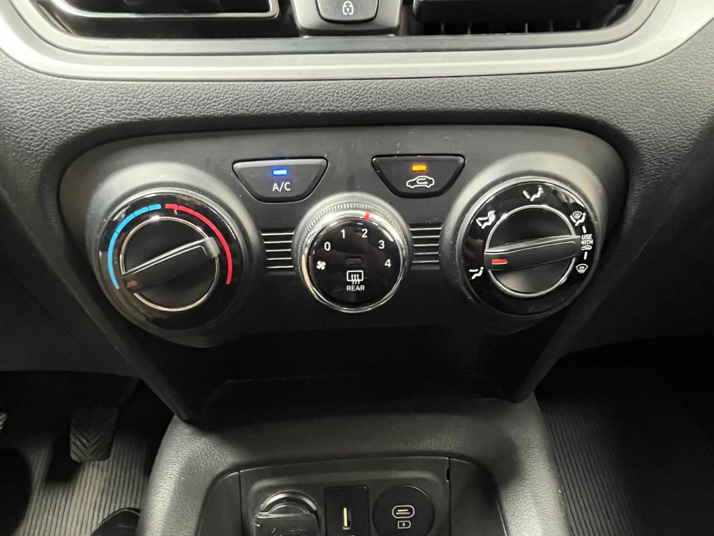 HYUNDAI HB20 1.0 12V FLEX COMFORT MANUAL 2023 Cinza - Miniatura 8 - SIG Multimarcas