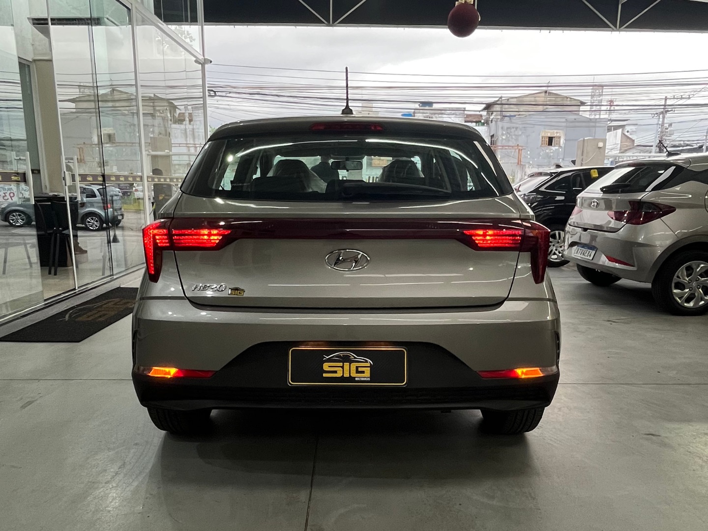 HYUNDAI HB20 1.0 12V FLEX COMFORT MANUAL 2023 Prata - Miniatura 3 - SIG Multimarcas