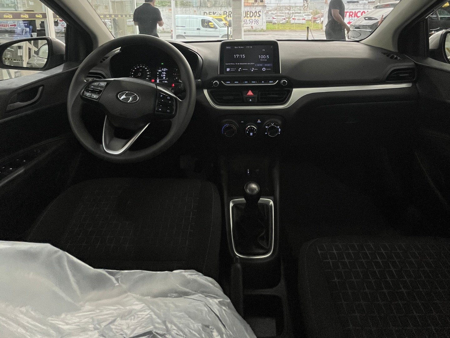 HYUNDAI HB20 1.0 12V FLEX COMFORT MANUAL 2023 Prata - Miniatura 7 - SIG Multimarcas