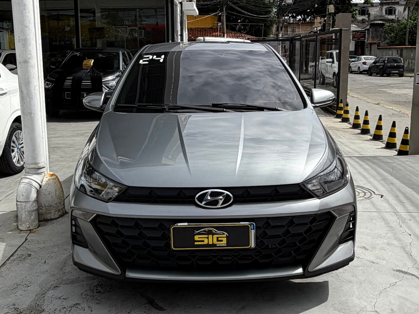 HYUNDAI HB20S 1.0 12V FLEX COMFORT MANUAL 2024 Prata seminovo à venda em Duque de Caxias - Miniatura Lateral - SIG Multimarcas