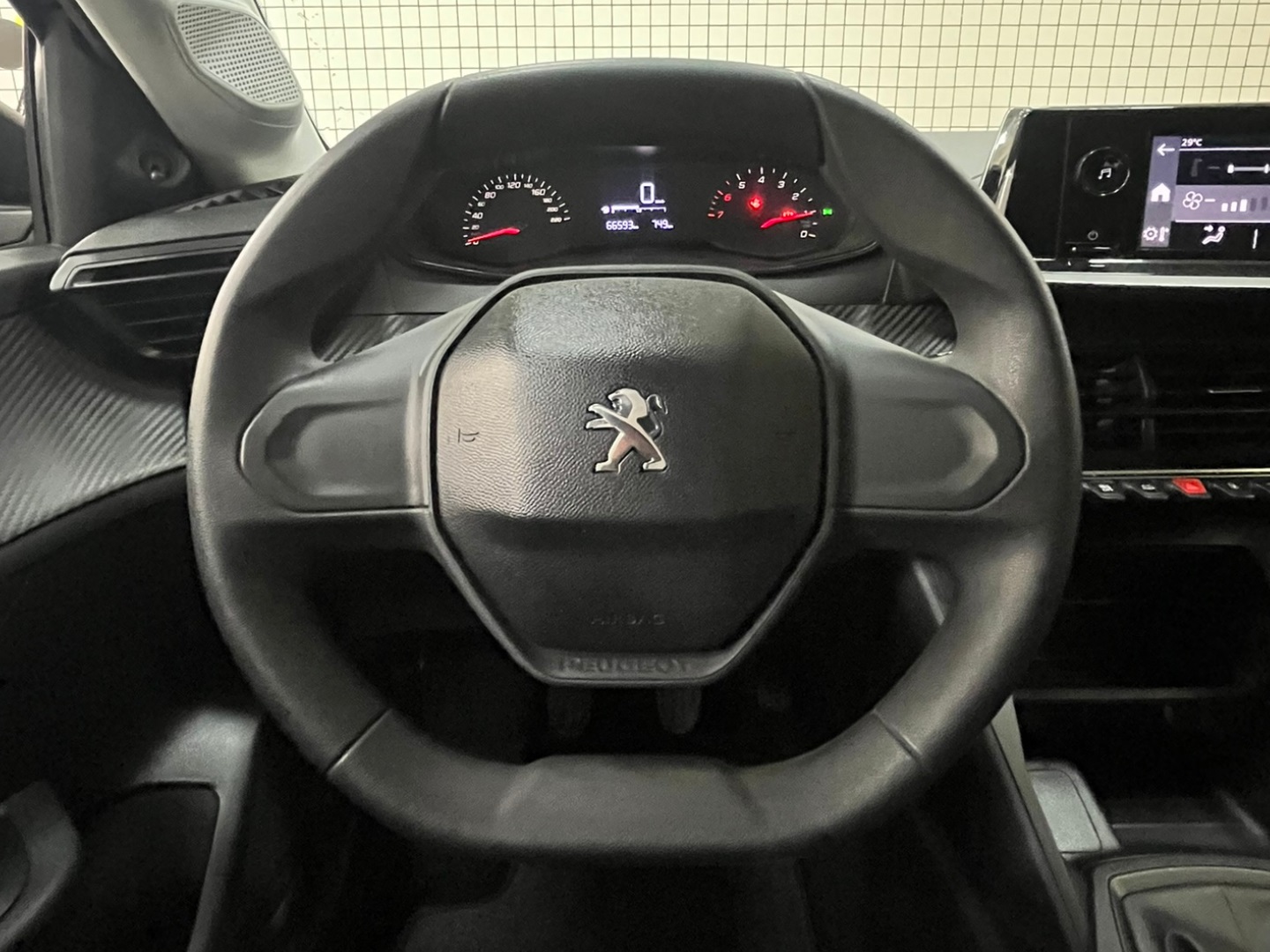 PEUGEOT 208 1.0 6V FLEX LIKE MANUAL 2024 - Miniatura 8