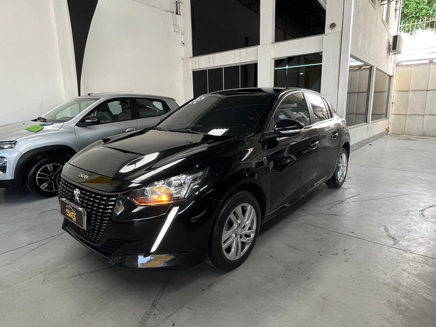 PEUGEOT 208 1.6 16V FLEX ACTIVE AT6 2023 - Miniatura 4