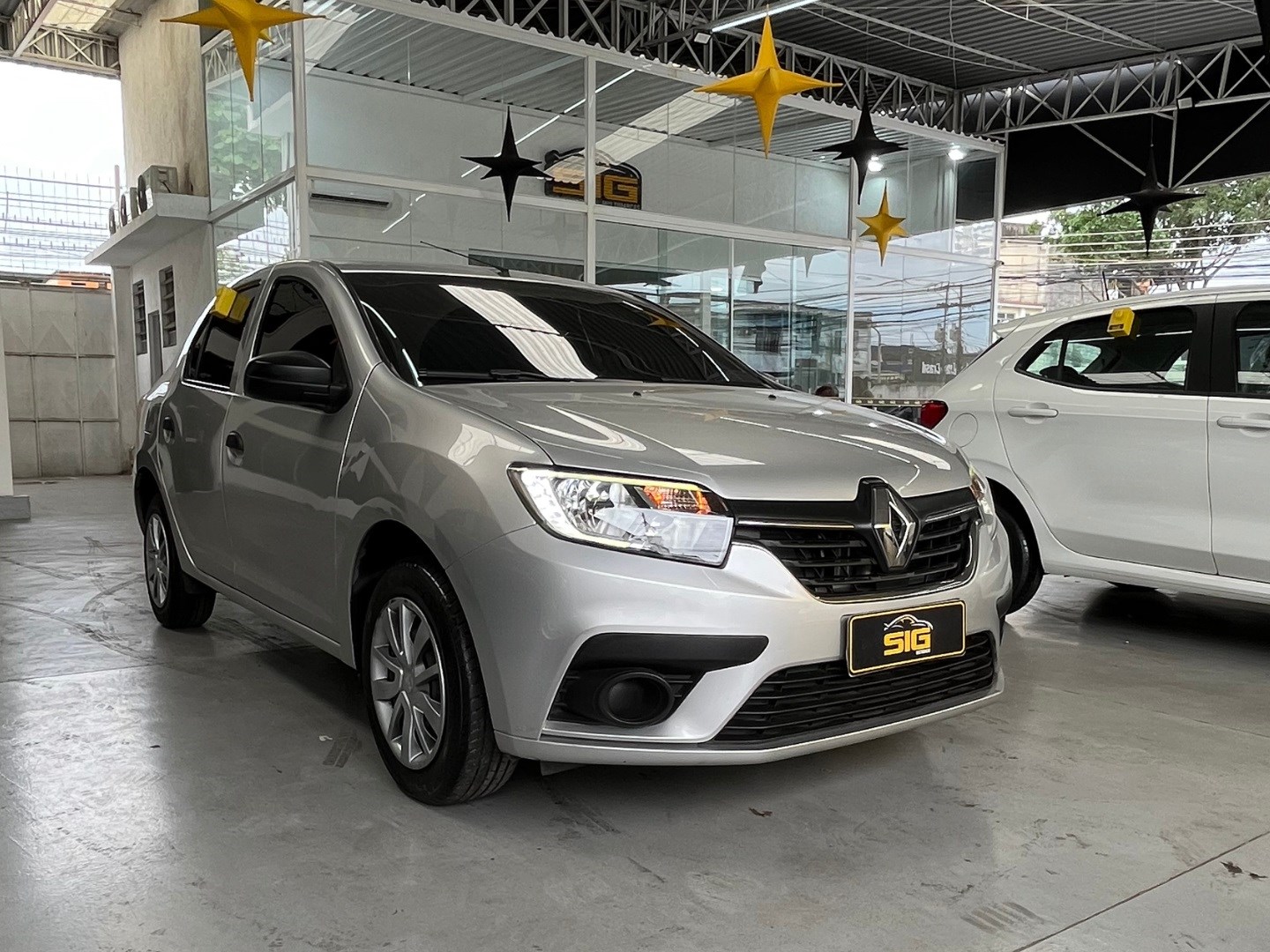 RENAULT LOGAN 1.0 12V SCE FLEX LIFE MANUAL 2021 - Imagem 1 - SIG Multimarcas