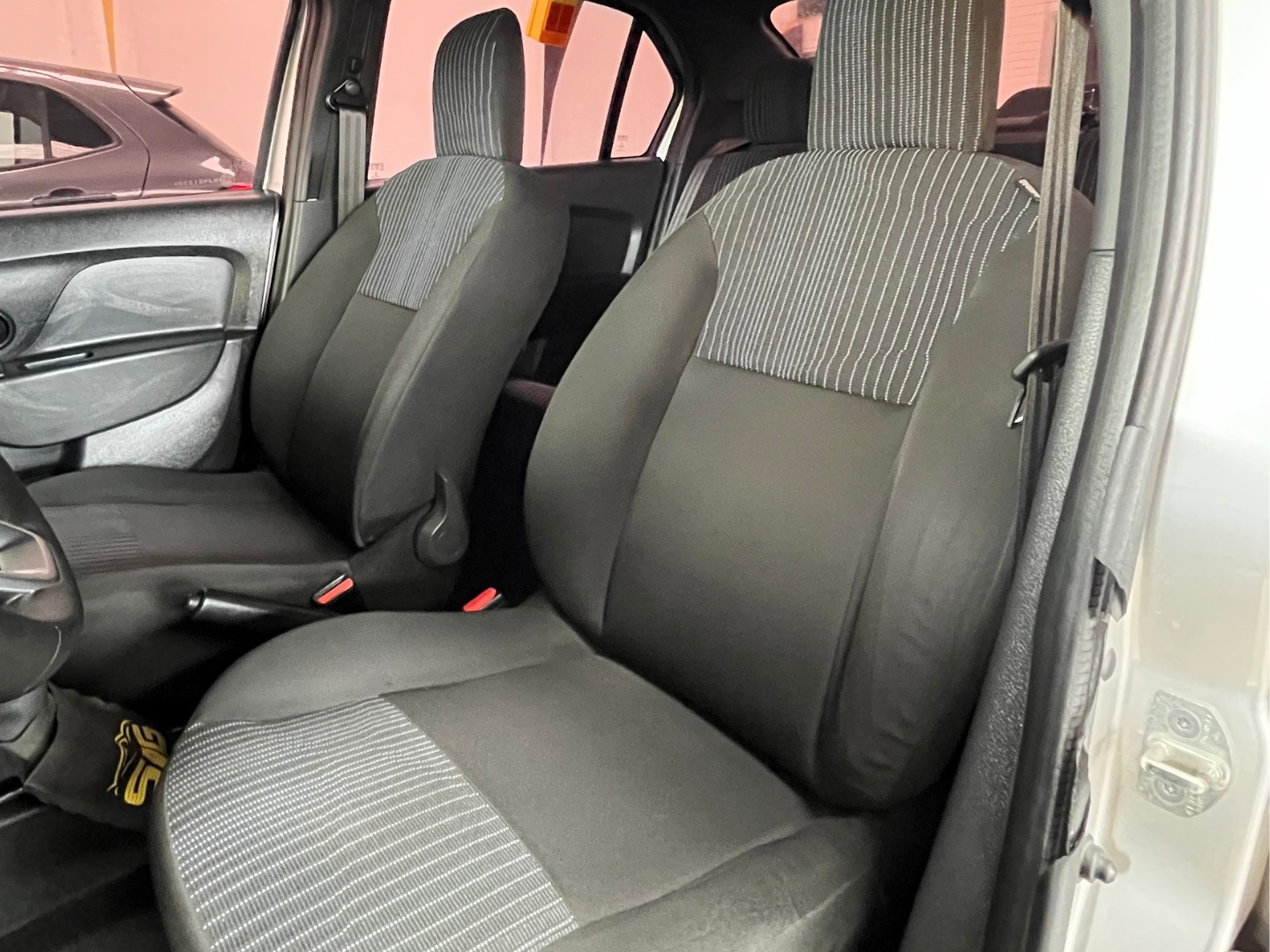 RENAULT LOGAN 1.0 12V SCE FLEX LIFE MANUAL 2021 - Miniatura 6