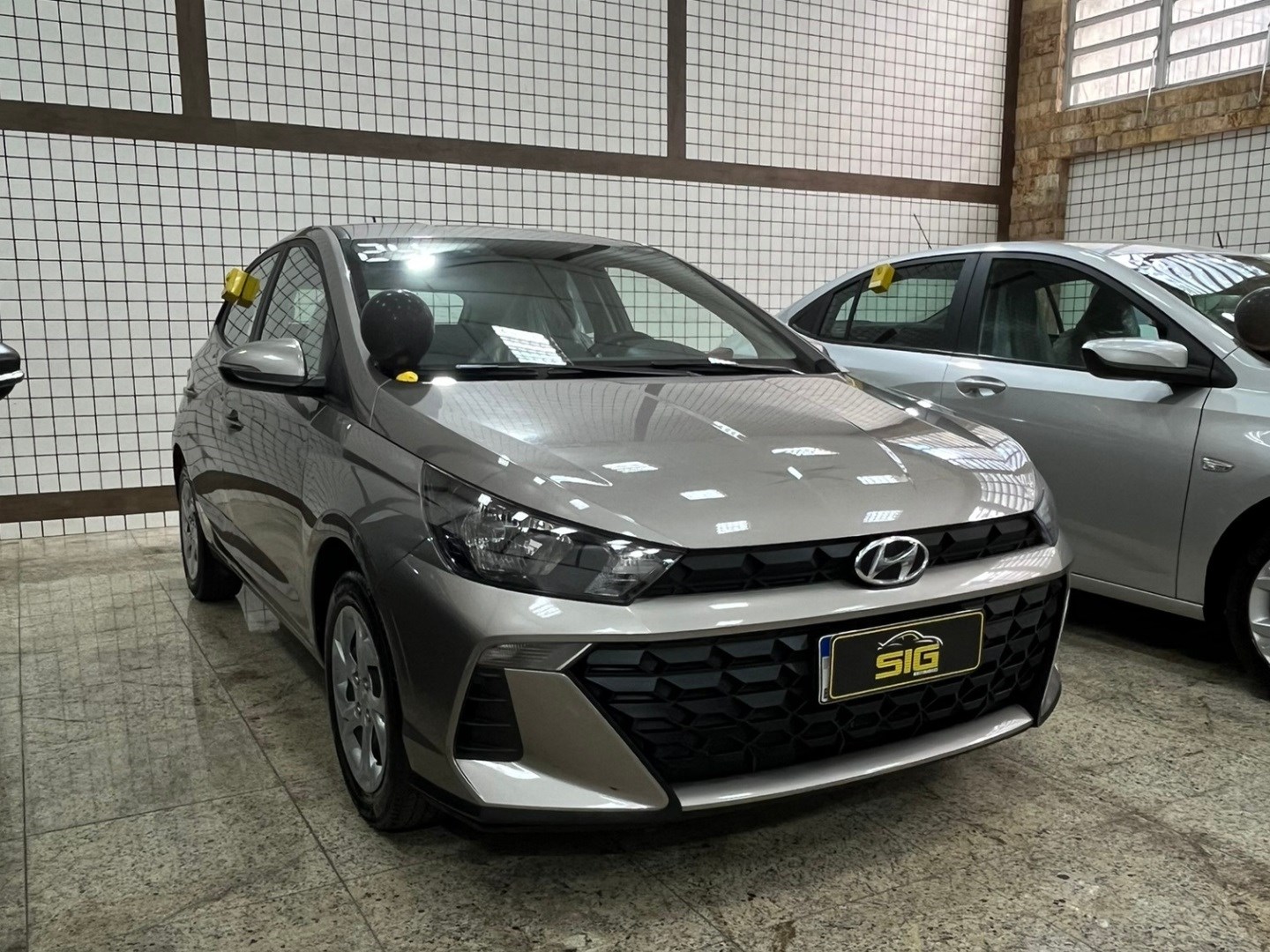 HYUNDAI HB20 1.0 12V FLEX COMFORT PLUS MANUAL 2024 Prata - Miniatura 4 - SIG Multimarcas