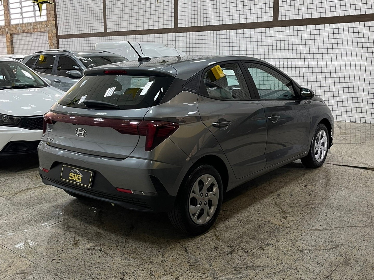 HYUNDAI HB20 1.0 12V FLEX COMFORT PLUS MANUAL 2024 Cinza - Miniatura 8 - SIG Multimarcas