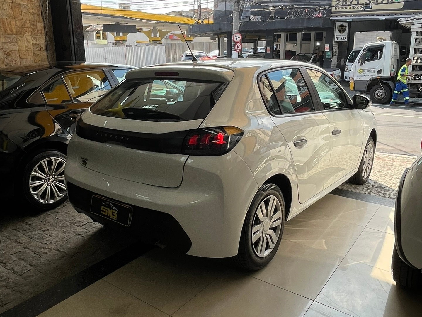 PEUGEOT 208 1.0 FIREFLY FLEX LIKE MANUAL 2023 - Miniatura 6