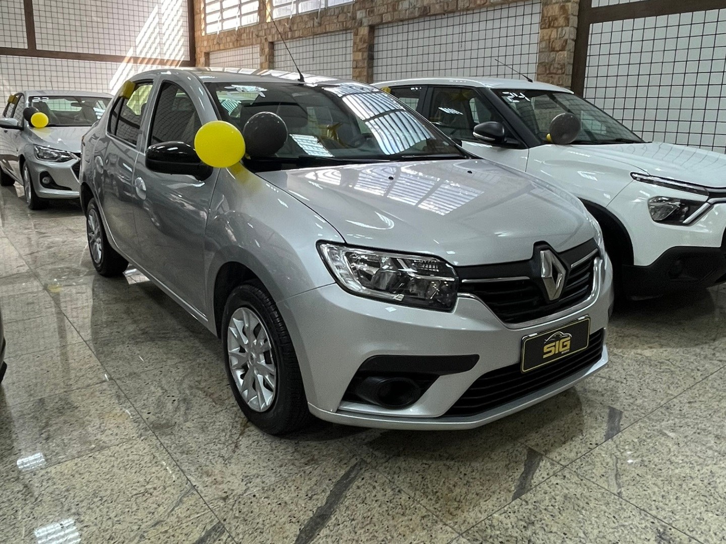 RENAULT LOGAN 1.0 12V SCE FLEX ZEN MANUAL 2024 - Miniatura 4