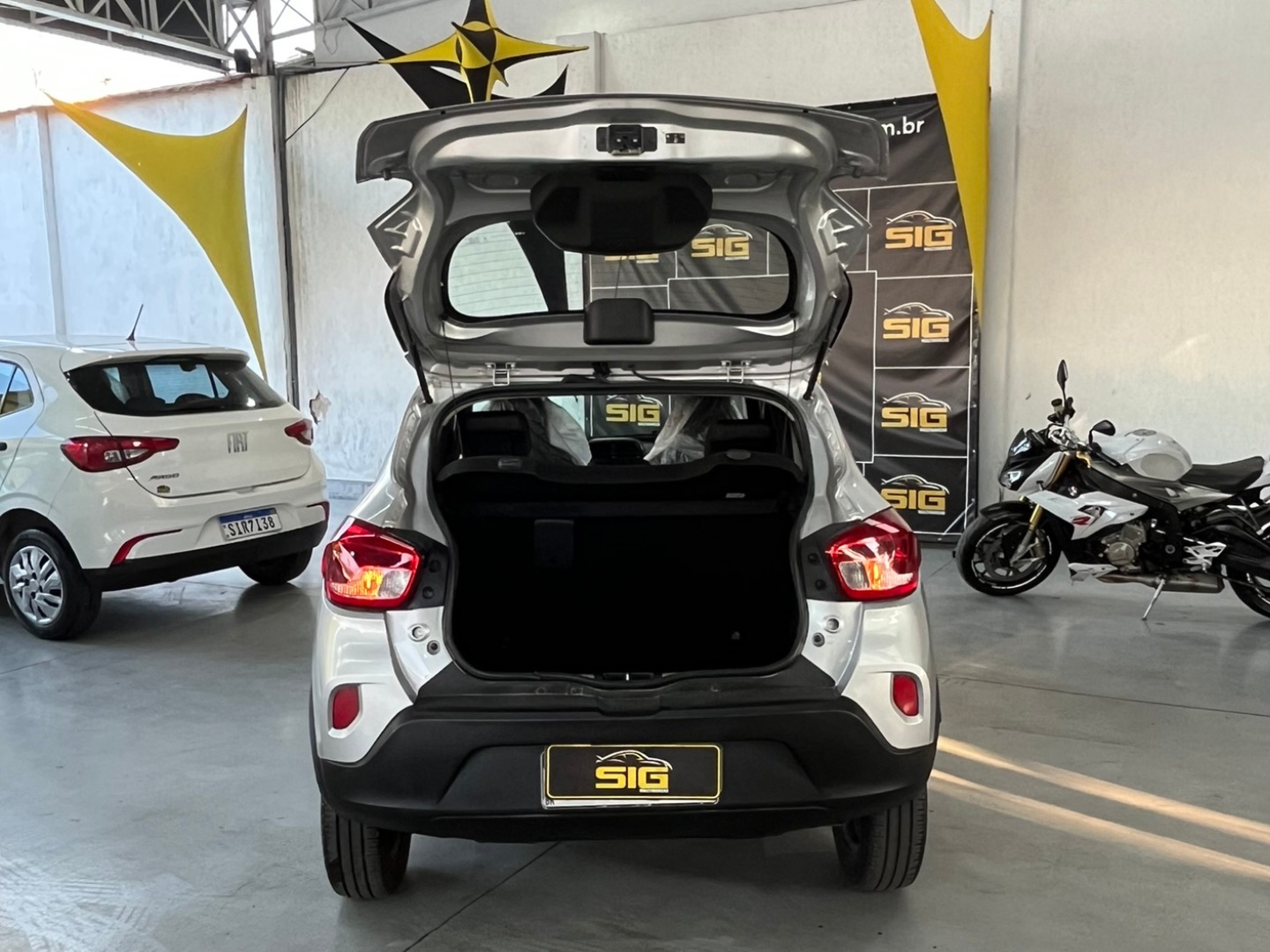 RENAULT KWID 1.0 12V SCE FLEX ZEN MANUAL 2024 - Miniatura 6