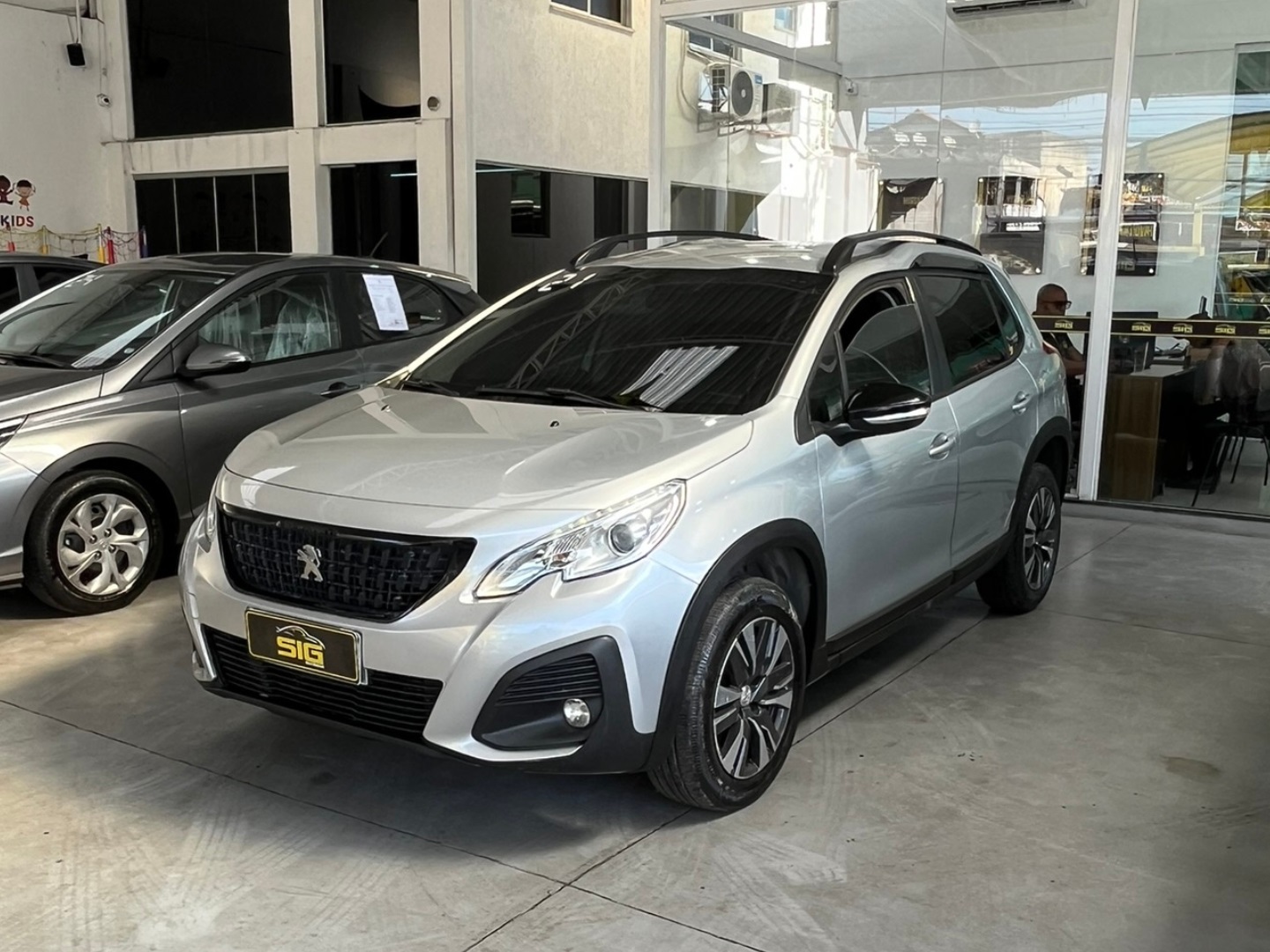 PEUGEOT 2008 1.6 16V FLEX ALLURE 4P AUTOMÁTICO 2021 Prata - Miniatura 4 - SIG Multimarcas