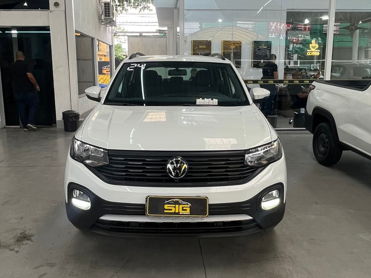 VOLKSWAGEN T-CROSS 1.0 200 TSI TOTAL FLEX AUTOMÁTICO 2024 - Miniatura 2