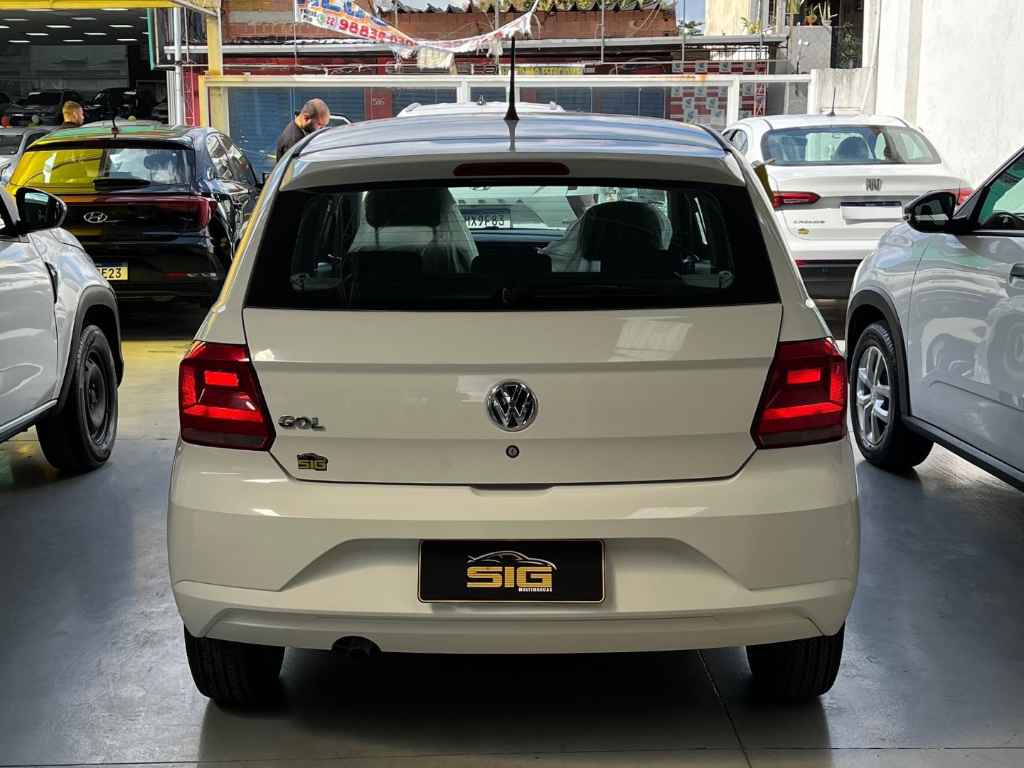 VOLKSWAGEN GOL 1.0 12V MPI TOTALFLEX 4P MANUAL 2023 Branco - Miniatura 5 - SIG Multimarcas