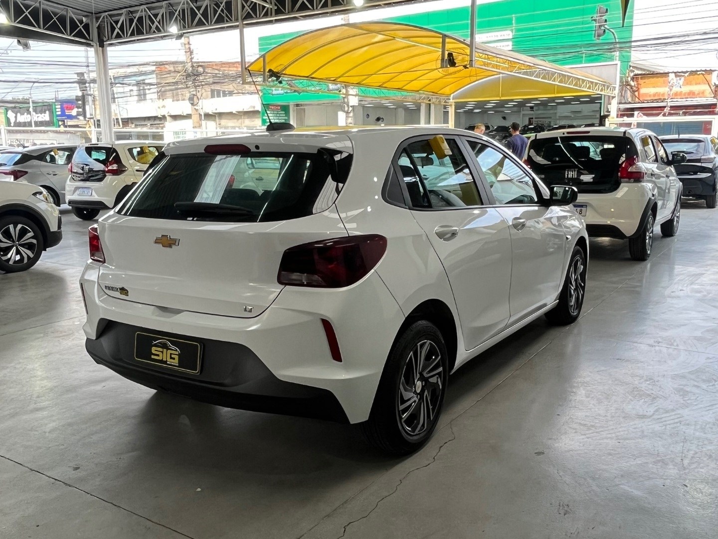 CHEVROLET ONIX 1.0 FLEX LT MANUAL 2024 Branco - Miniatura 7 - SIG Multimarcas