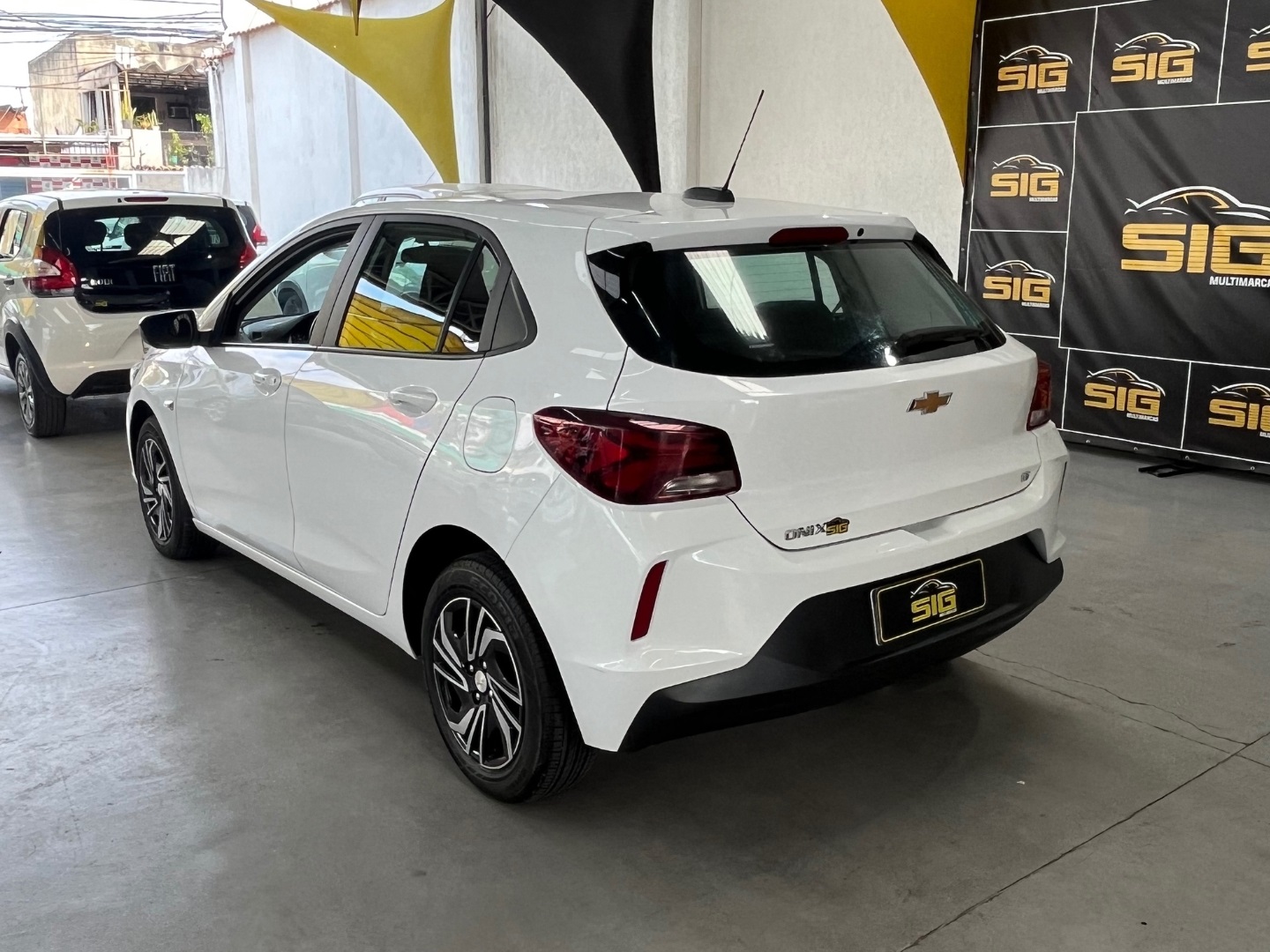 CHEVROLET ONIX 1.0 FLEX LT MANUAL 2024 Branco - Miniatura 8 - SIG Multimarcas