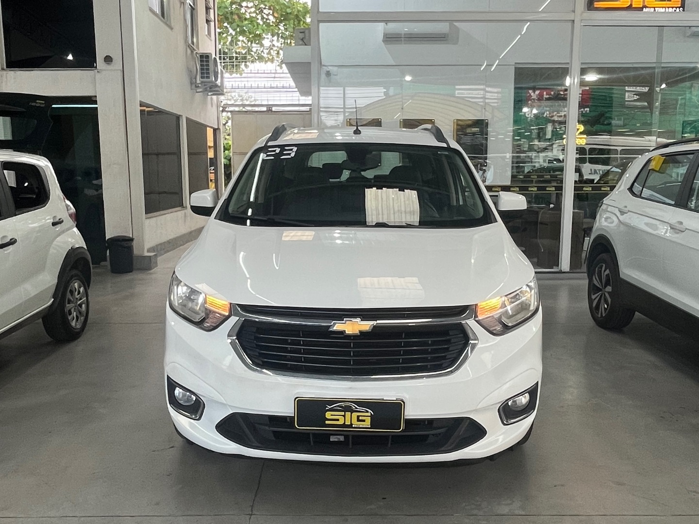 CHEVROLET SPIN 1.8 PREMIER 8V FLEX 4P AUTOMÁTICO 2023 - Miniatura 2