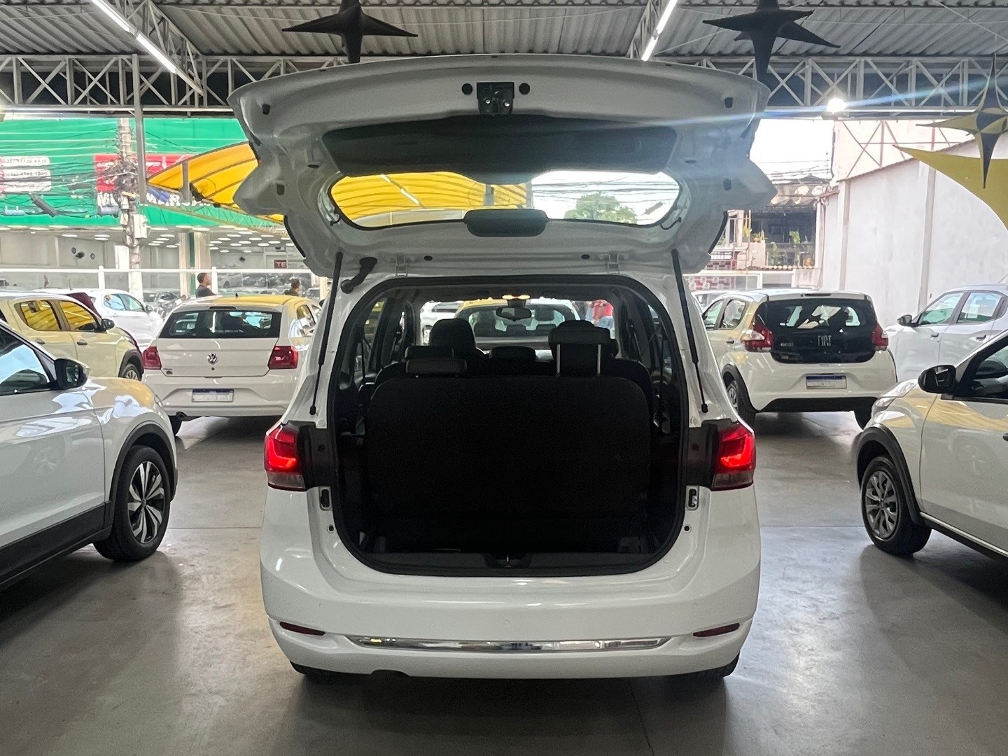 CHEVROLET SPIN 1.8 PREMIER 8V FLEX 4P AUTOMÁTICO 2023 - Miniatura 6