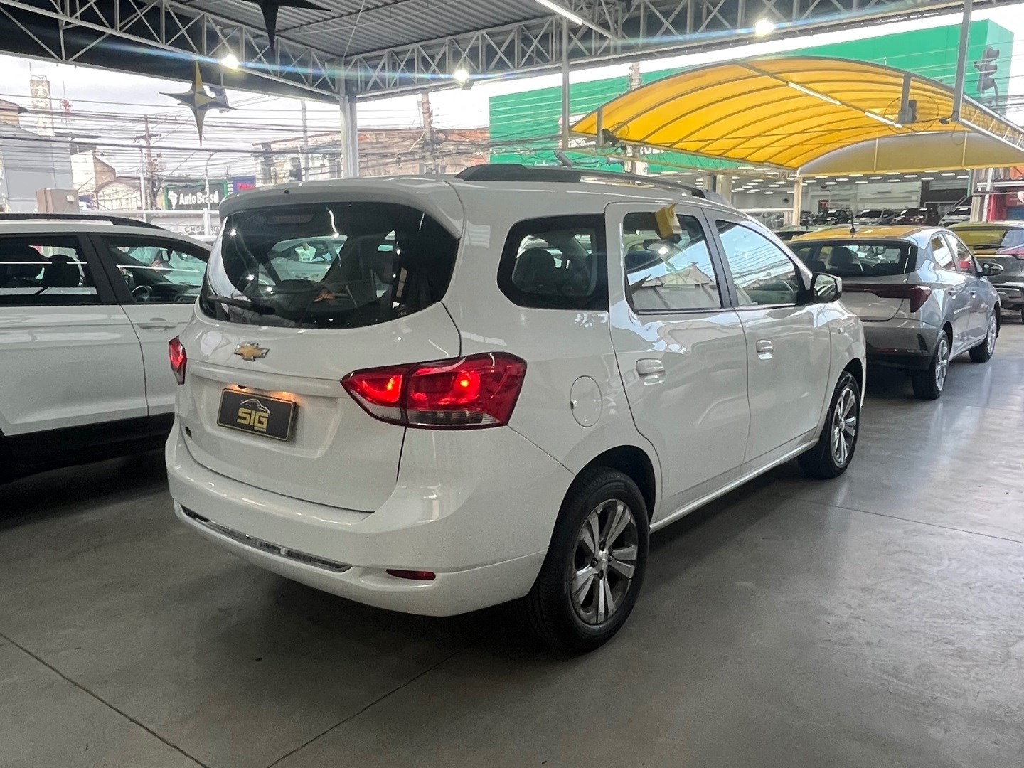 CHEVROLET SPIN 1.8 PREMIER 8V FLEX 4P AUTOMÁTICO 2023 - Miniatura 8