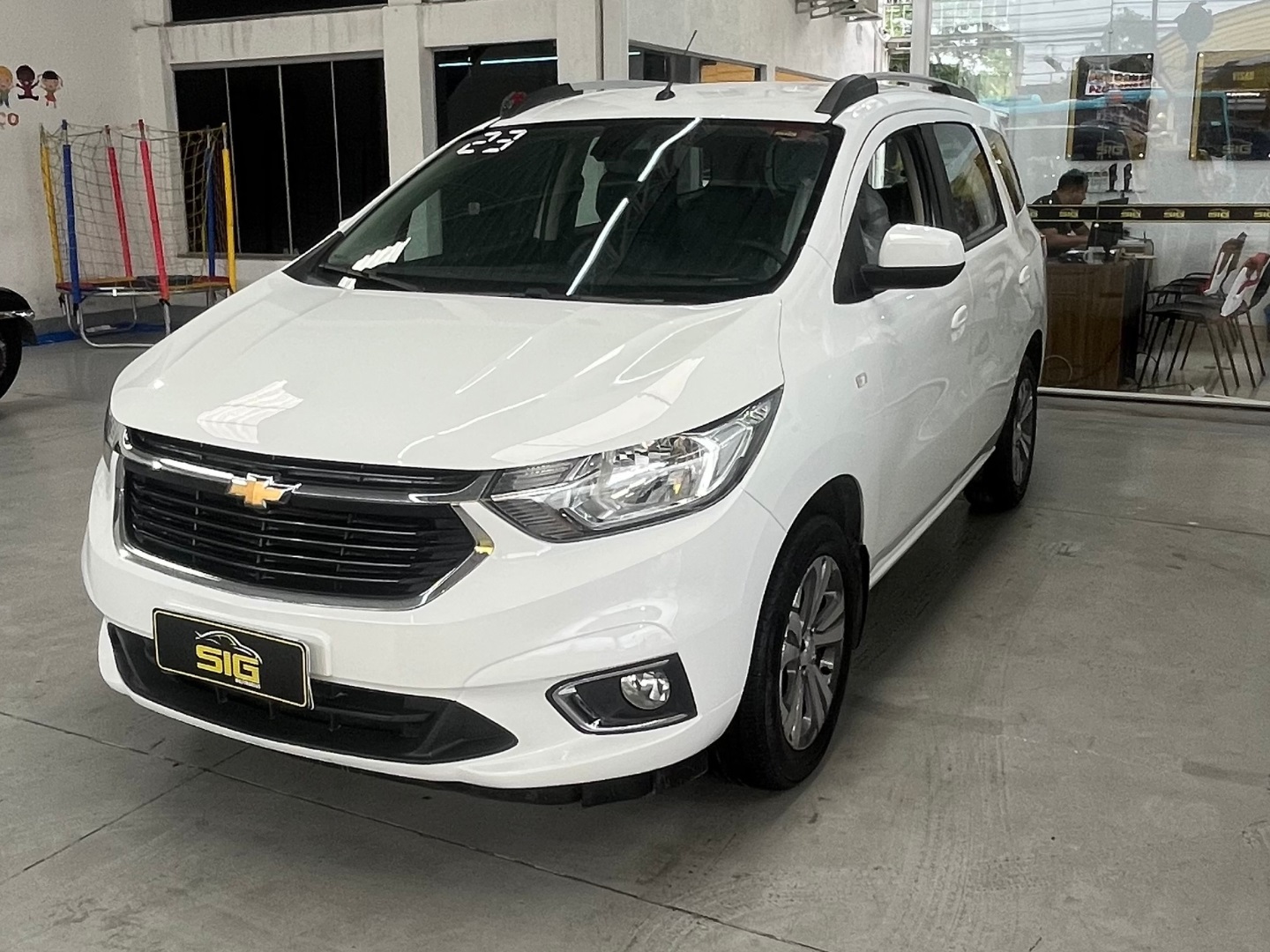 CHEVROLET SPIN 1.8 PREMIER 8V FLEX 4P AUTOMÁTICO 2023 - Miniatura 3