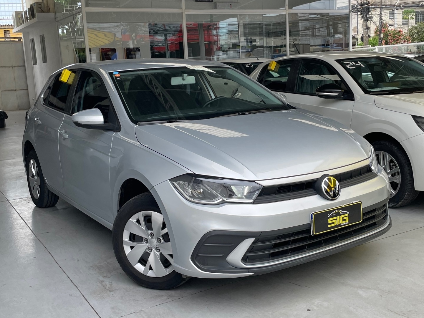 VOLKSWAGEN POLO 1.0 MPI MANUAL 2024 na cor Prata com 51.170 km - Imagem 1 - SIG Multimarcas