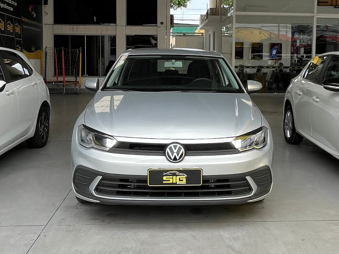 VOLKSWAGEN POLO 1.0 MPI MANUAL 2024 Prata - Miniatura 2 - SIG Multimarcas