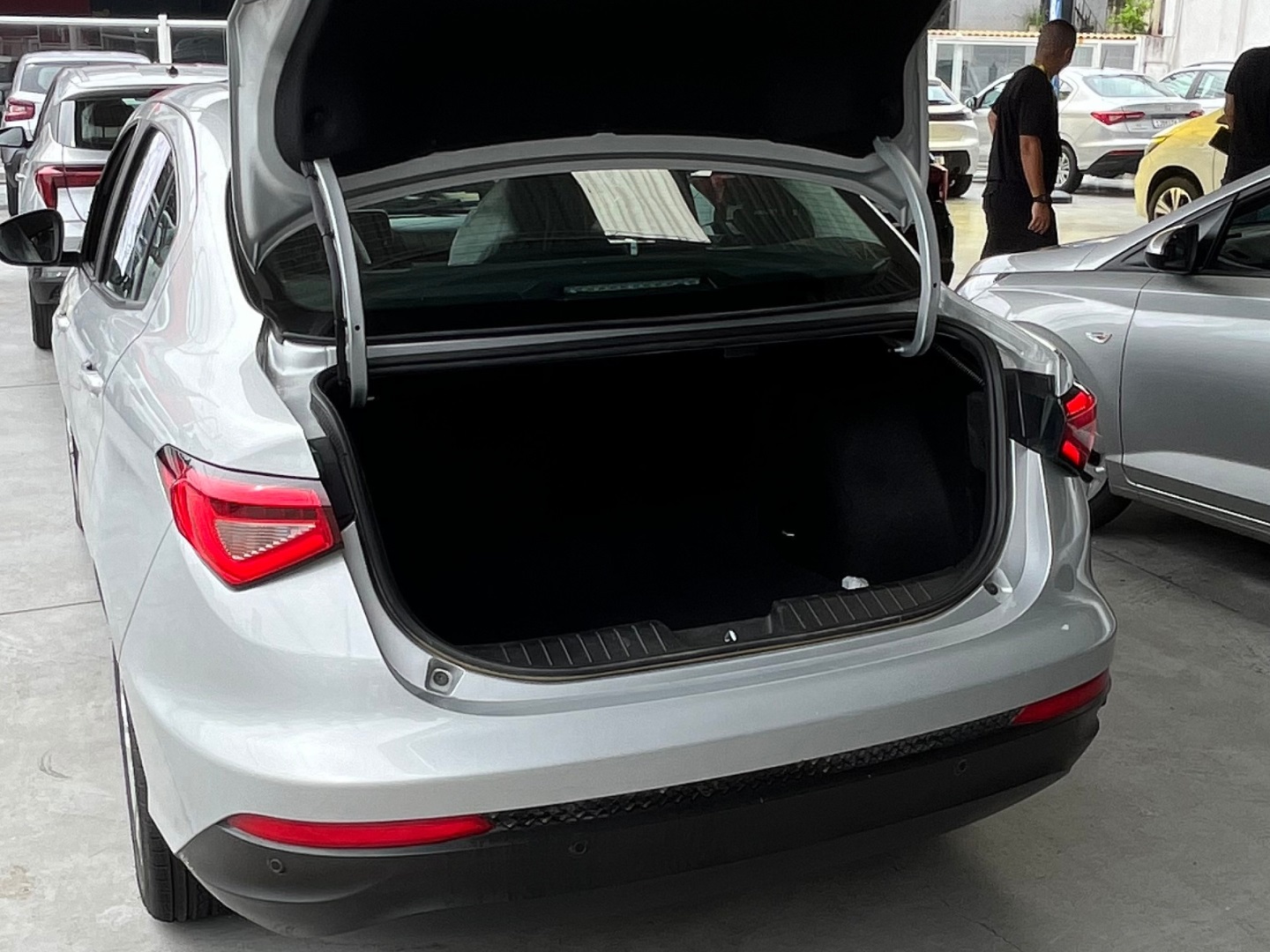 FIAT CRONOS 1.3 FIREFLY FLEX DRIVE MANUAL 2025 Prata - Miniatura 6 - SIG Multimarcas