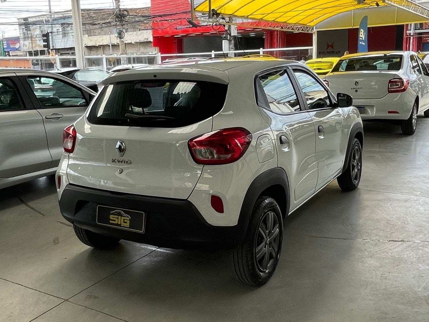 RENAULT KWID 1.0 12V SCE FLEX ZEN MANUAL 2025 Branco - Miniatura 5 - SIG Multimarcas