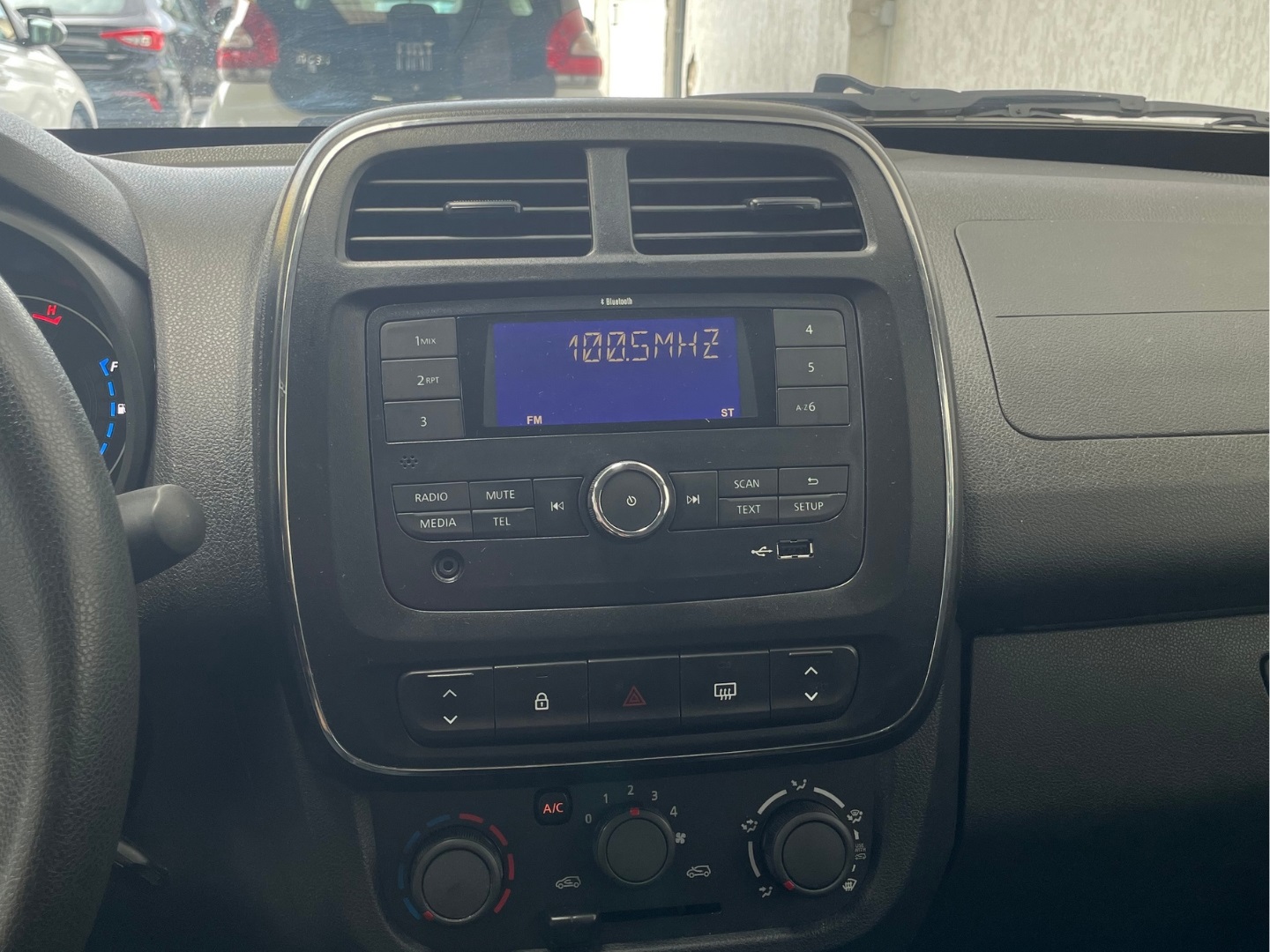 RENAULT KWID 1.0 12V SCE FLEX ZEN MANUAL 2025 Prata - Miniatura 8 - SIG Multimarcas