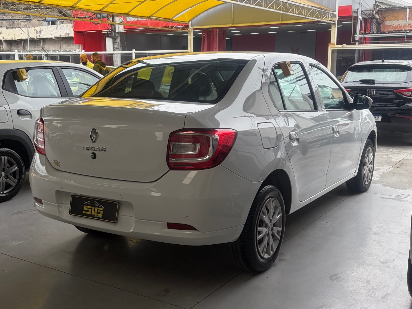 RENAULT LOGAN 1.0 12V SCE FLEX ZEN MANUAL 2025 Branco seminovo à venda em Duque de Caxias - Miniatura Detalhe - SIG Multimarcas