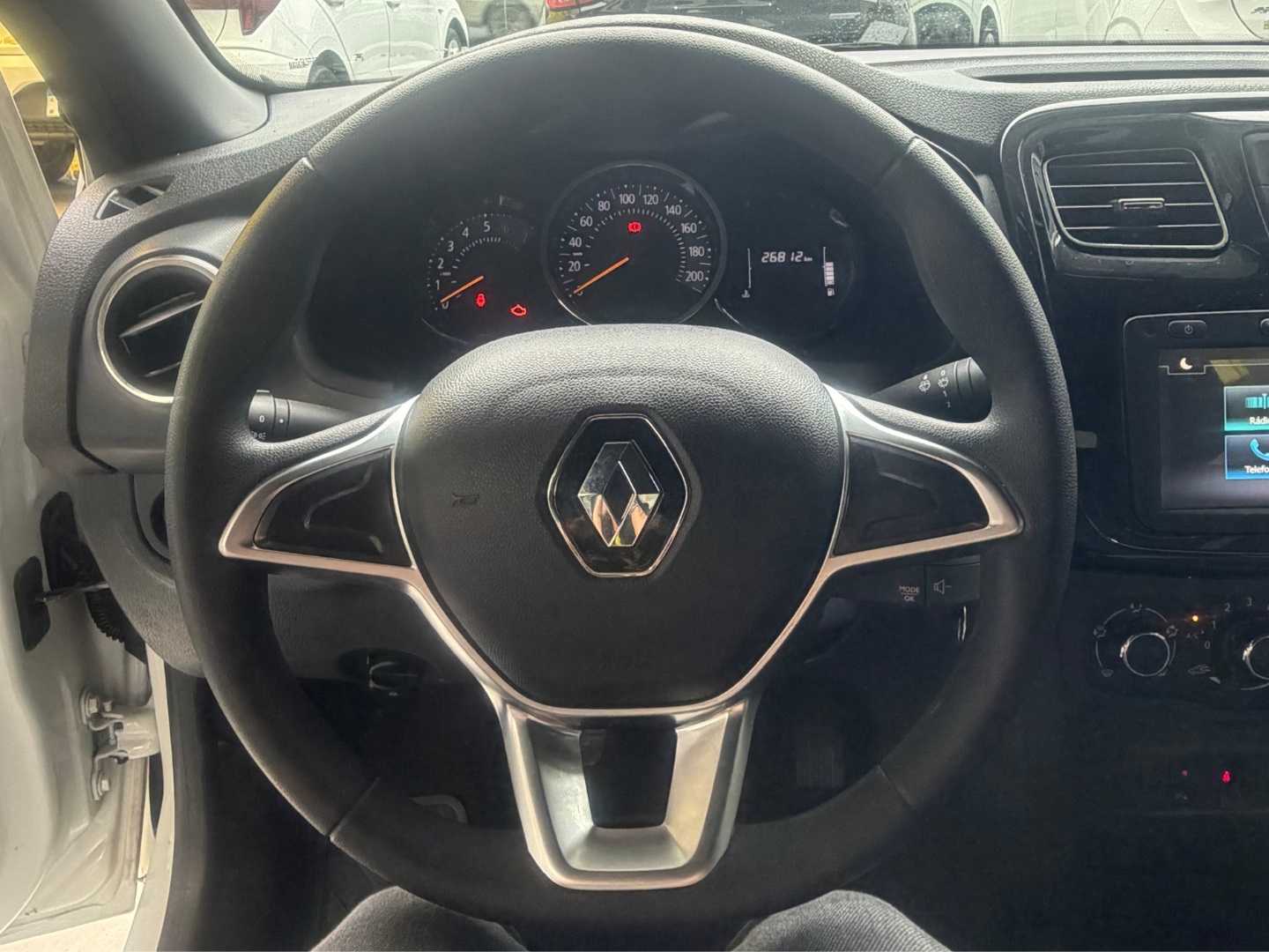 RENAULT LOGAN 1.0 12V SCE FLEX ZEN MANUAL 2025 Branco seminovo à venda em Duque de Caxias - Miniatura Vista 8 - SIG Multimarcas