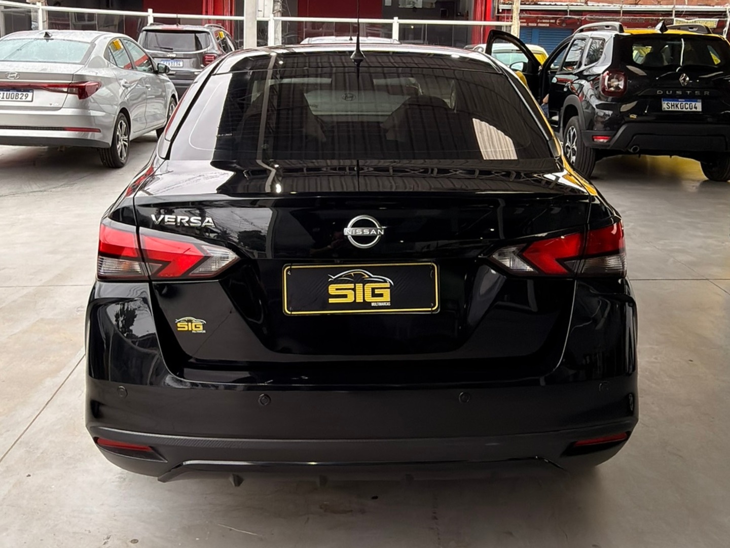 NISSAN VERSA 1.6 16V FLEX ADVANCE XTRONIC 2024 Preto seminovo à venda em Duque de Caxias - Miniatura Detalhe - SIG Multimarcas