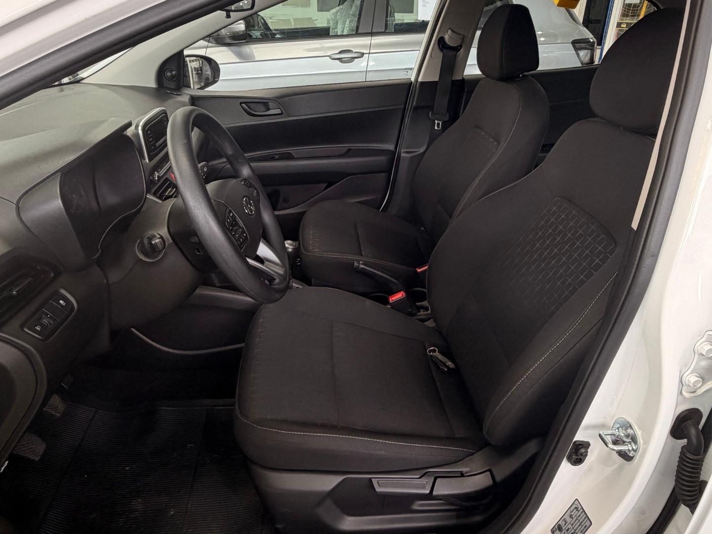 HYUNDAI HB20 1.0 12V FLEX SENSE PLUS MANUAL 2025 Branco seminovo à venda em Duque de Caxias - Miniatura Vista 7 - SIG Multimarcas