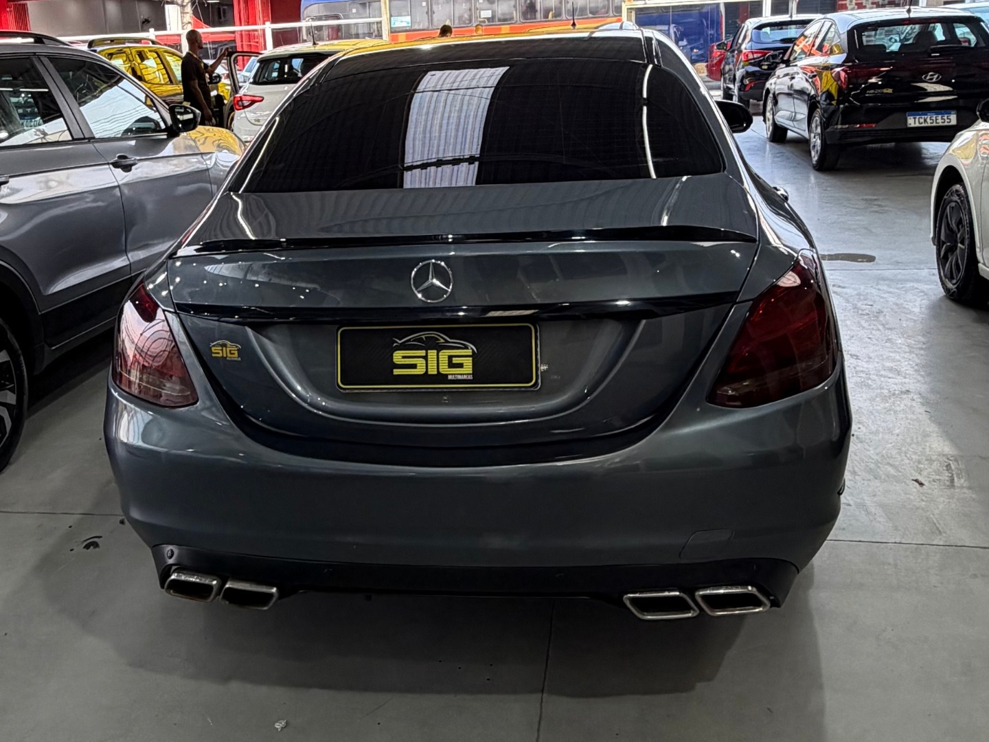 MERCEDES-BENZ C 180 1.6 CGI FLEX AVANTGARDE 9G-TRONIC 2017 Cinza seminovo à venda em Duque de Caxias - Miniatura Interior - SIG Multimarcas