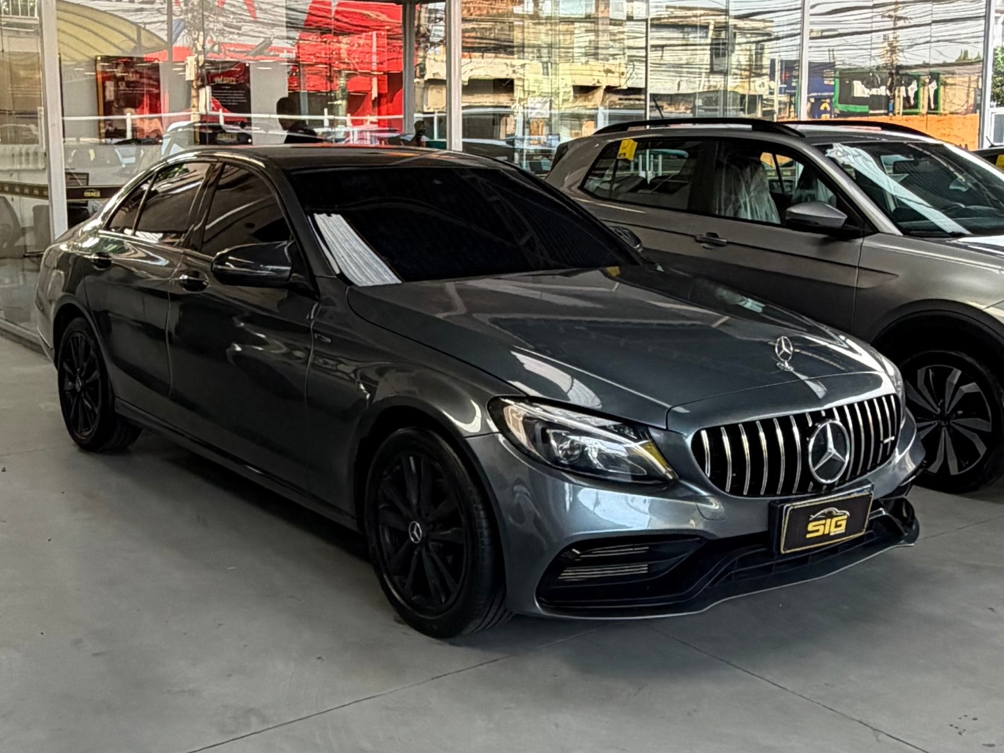 MERCEDES-BENZ C 180 1.6 CGI FLEX AVANTGARDE 9G-TRONIC 2017 Cinza seminovo à venda em Duque de Caxias - Miniatura Traseira - SIG Multimarcas