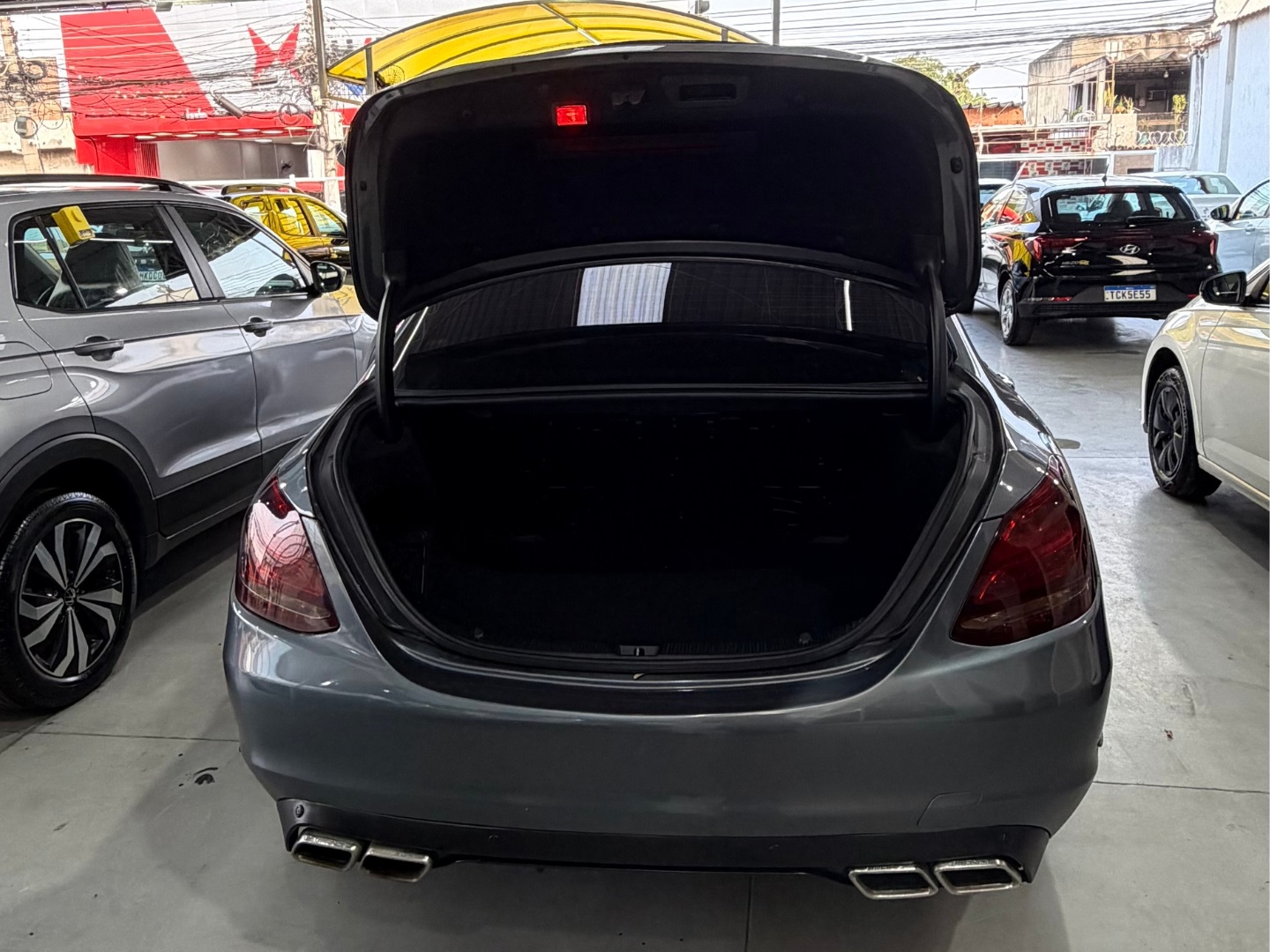 MERCEDES-BENZ C 180 1.6 CGI FLEX AVANTGARDE 9G-TRONIC 2017 Cinza seminovo à venda em Duque de Caxias - Miniatura Vista 7 - SIG Multimarcas