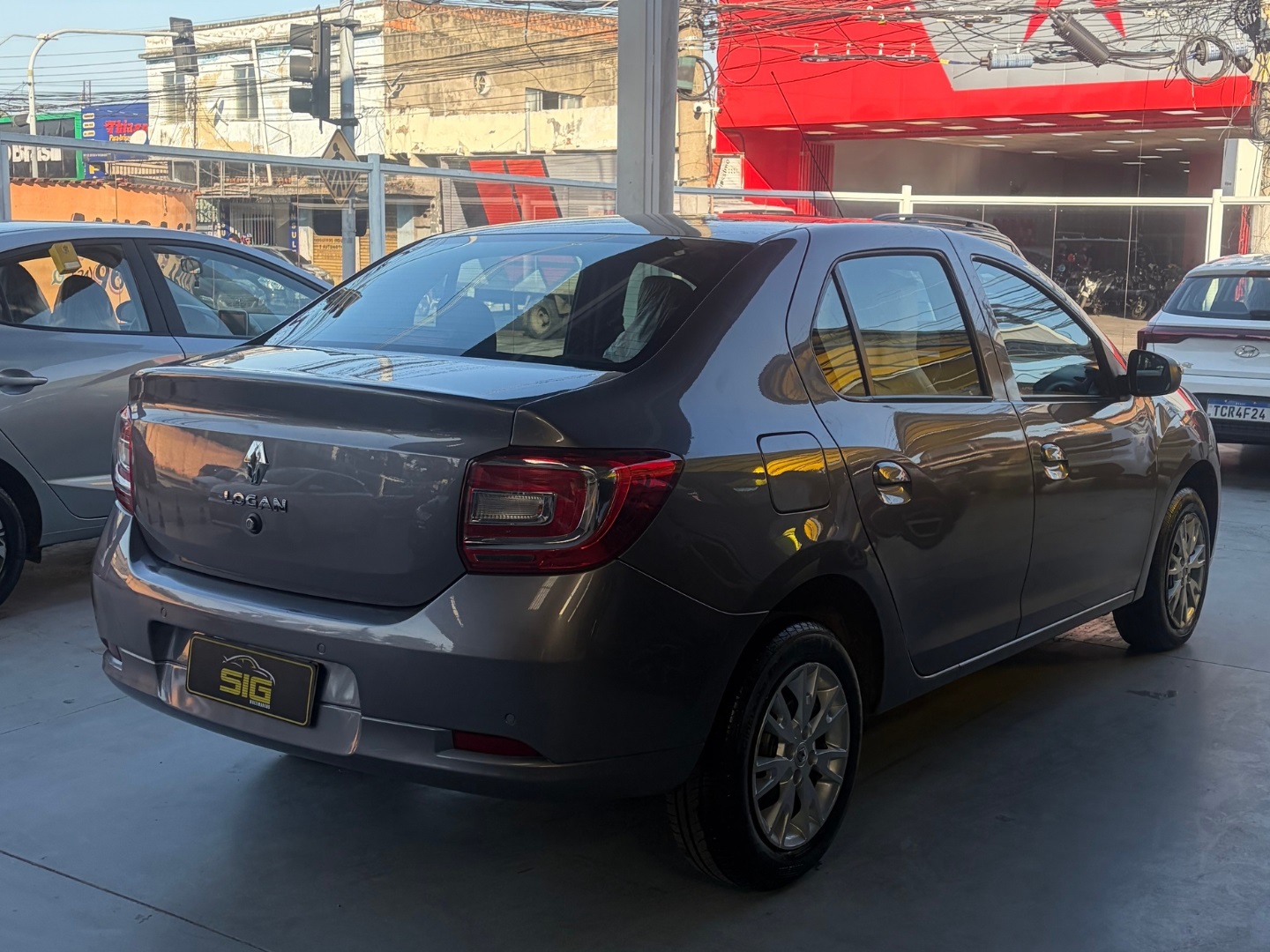 RENAULT LOGAN 1.0 12V SCE FLEX ZEN MANUAL 2025 Cinza seminovo à venda em Duque de Caxias - Miniatura Detalhe - SIG Multimarcas