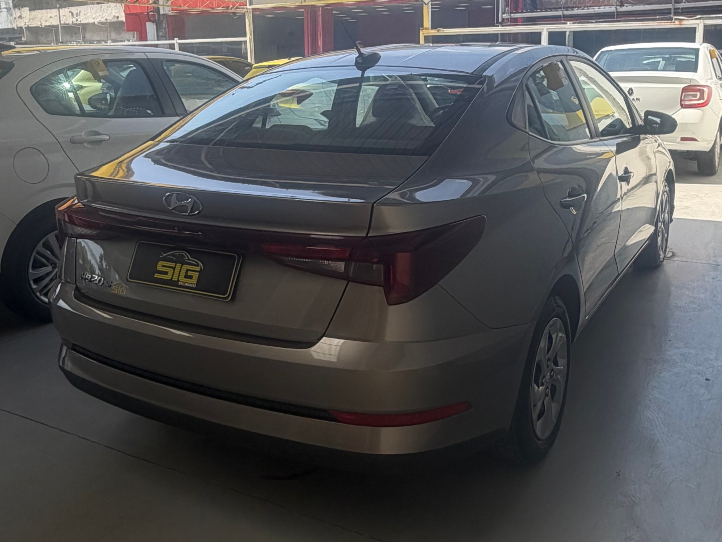 HYUNDAI HB20S 1.0 12V FLEX COMFORT PLUS MANUAL 2025 Prata seminovo à venda em Duque de Caxias - Miniatura Vista 6 - SIG Multimarcas