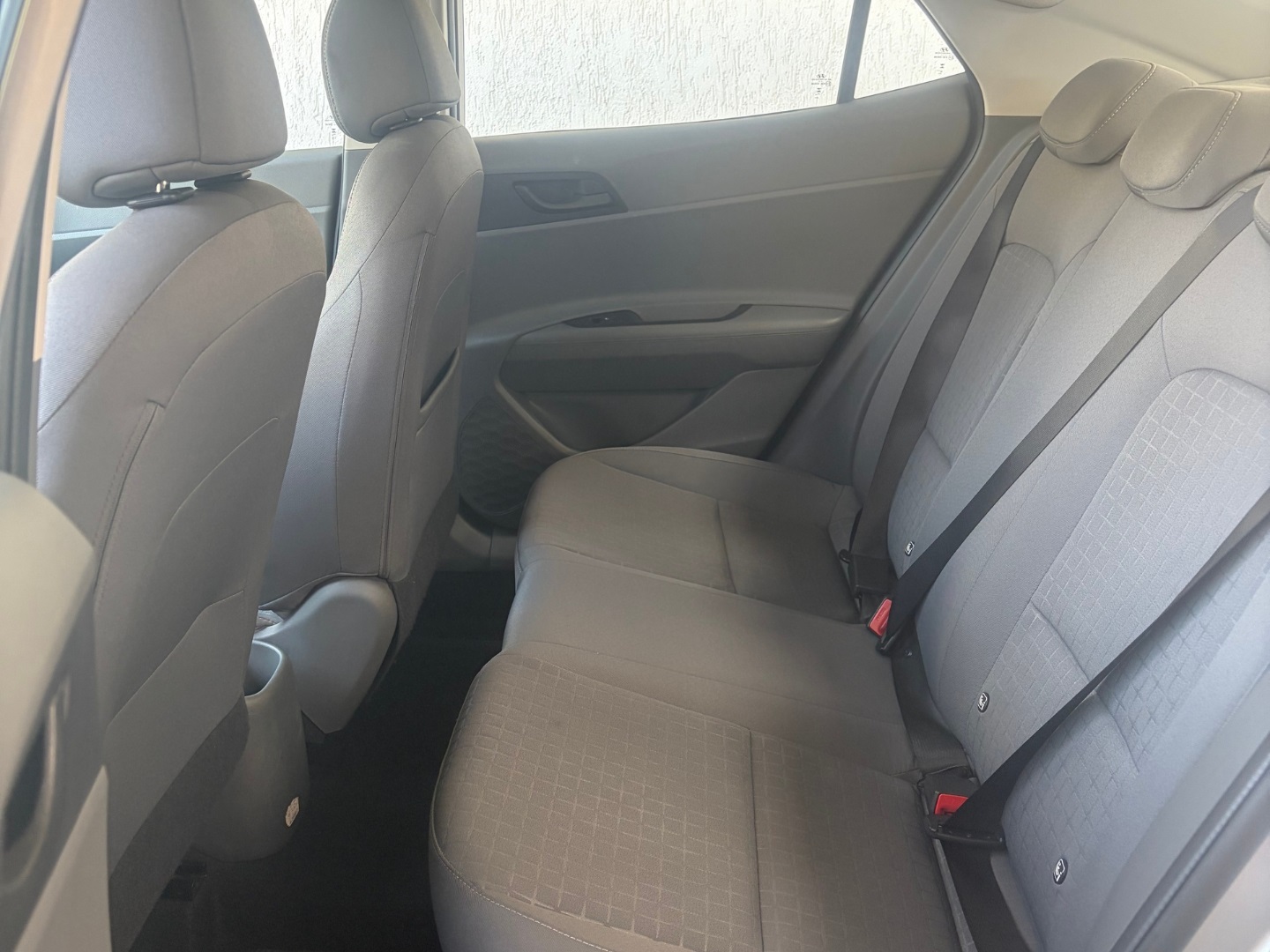 HYUNDAI HB20S 1.0 12V FLEX COMFORT PLUS MANUAL 2025 Prata seminovo à venda em Duque de Caxias - Miniatura Vista 8 - SIG Multimarcas