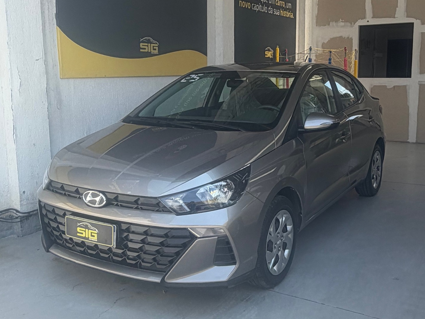 HYUNDAI HB20S 1.0 12V FLEX COMFORT PLUS MANUAL 2025 Prata seminovo à venda em Duque de Caxias - Miniatura Traseira - SIG Multimarcas