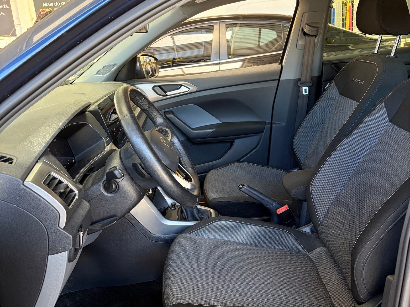 VOLKSWAGEN T-CROSS 1.0 200 TSI TOTAL FLEX AUTOMÁTICO 2025 Azul seminovo à venda em Duque de Caxias - Miniatura Vista 8 - SIG Multimarcas