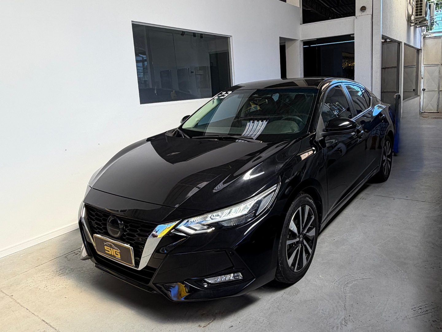 NISSAN SENTRA 2.0 16V GASOLINA ADVANCE XTRONIC 2023 Preto seminovo à venda em Duque de Caxias - Miniatura Traseira - SIG Multimarcas