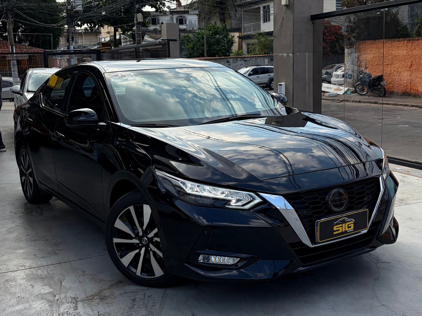 NISSAN SENTRA 2.0 16V GASOLINA ADVANCE XTRONIC 2023 Preto seminovo à venda em Duque de Caxias - Frente - SIG Multimarcas