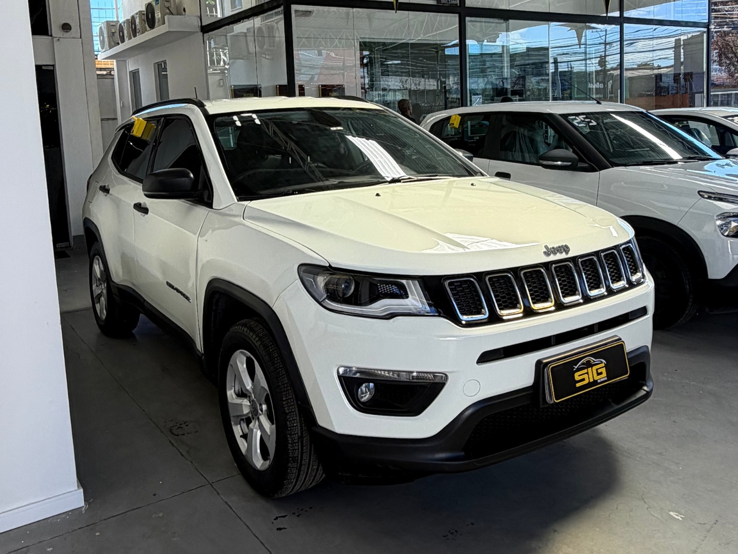 JEEP COMPASS 2.0 16V FLEX SPORT AUTOMÁTICO 2017 Branco seminovo à venda em Duque de Caxias - Miniatura Traseira - SIG Multimarcas