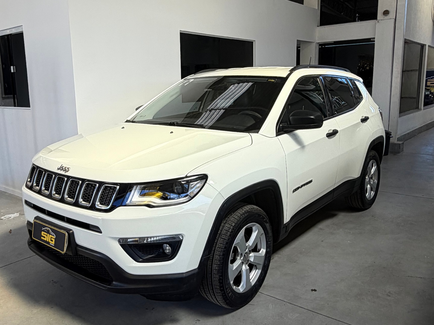 JEEP COMPASS 2.0 16V FLEX SPORT AUTOMÁTICO 2017 Branco seminovo à venda em Duque de Caxias - Miniatura Interior - SIG Multimarcas